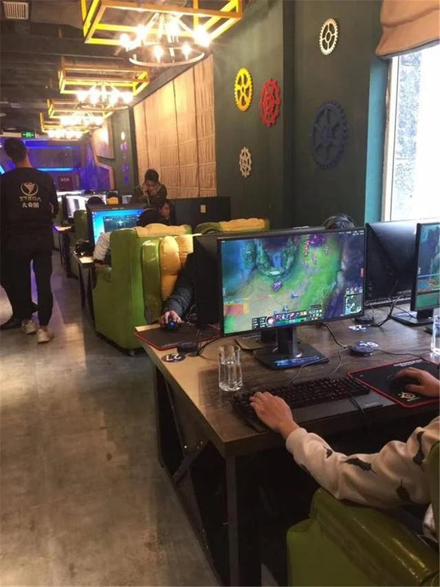 问鼎娱乐品牌视觉展示图三